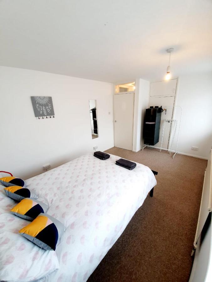 Rayleigh Town Centre 2 Bedroom Apartment 외부 사진